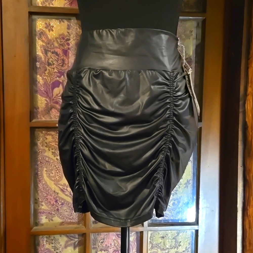 Freakles - Black Leather Mini-Skirt. Ruched Front and Back with Tapper from hip